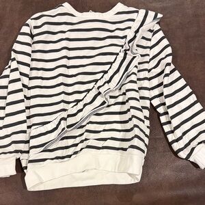 H&M size 7 black and white striped ruffle sweatshirt